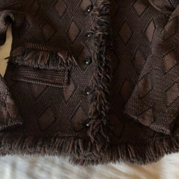 Vintage Sweater Reminiscent of Chanel! - Picture 15 of 16